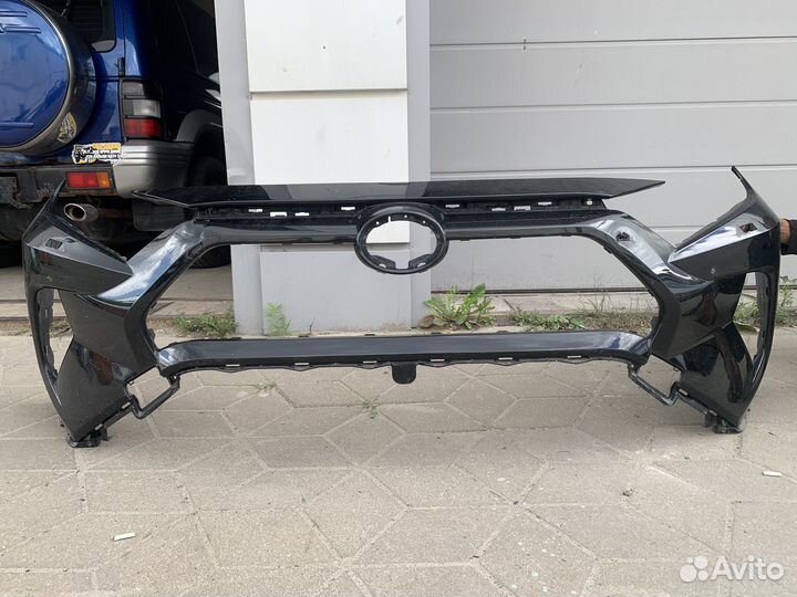 Передний бампер Toyota Rav4 2021 г.в