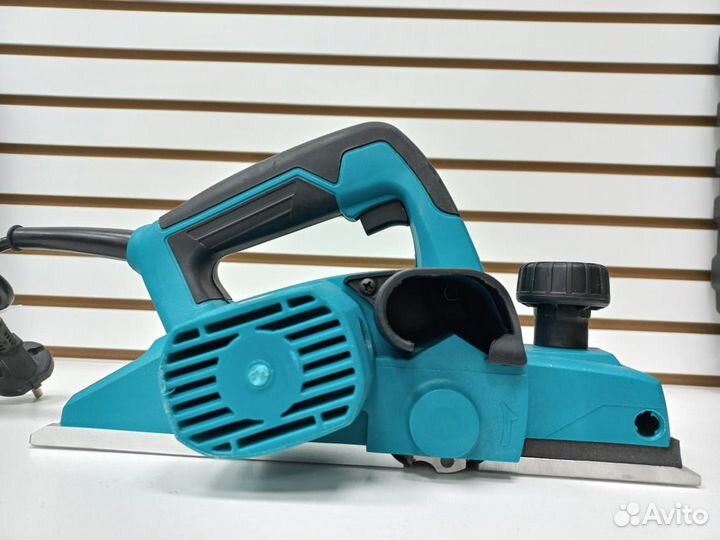 Электрорубанок makita KP0800