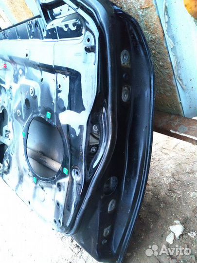 Дверь передняя левая Toyota Camry 40