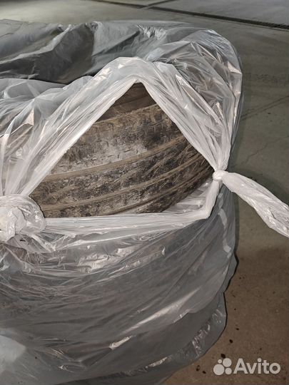 Bridgestone Regno GRVII 215/60 R17