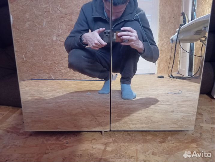 Шкаф с зеркалом в ванную