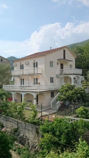 Дом 288 м² на участке 472 м² (Черногория)