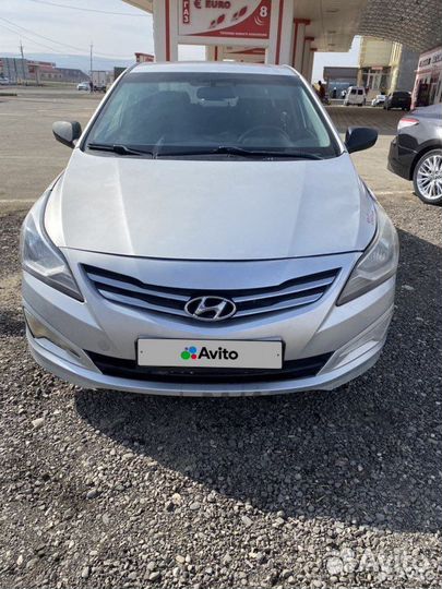 Hyundai Solaris 1.4 МТ, 2014, битый, 300 000 км