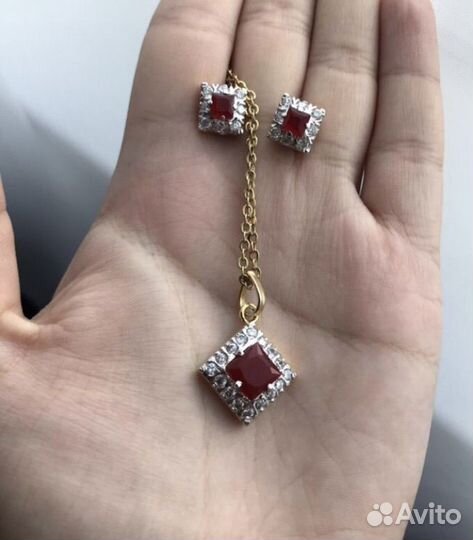 Бусы из натуральных камней