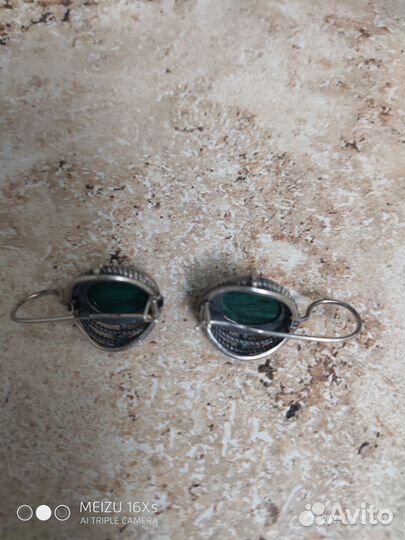 Серебряные серьги и кольцо с малахитом СССР