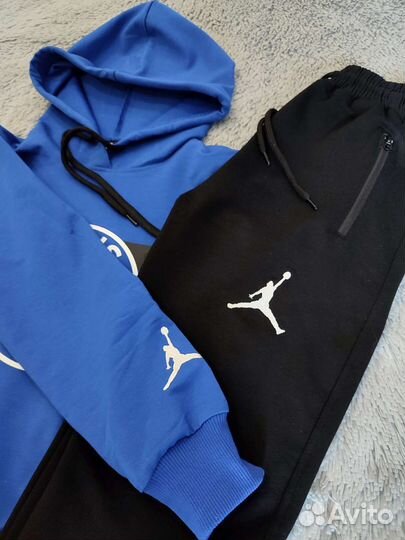 Спортивный костюм новый Nike 128 140