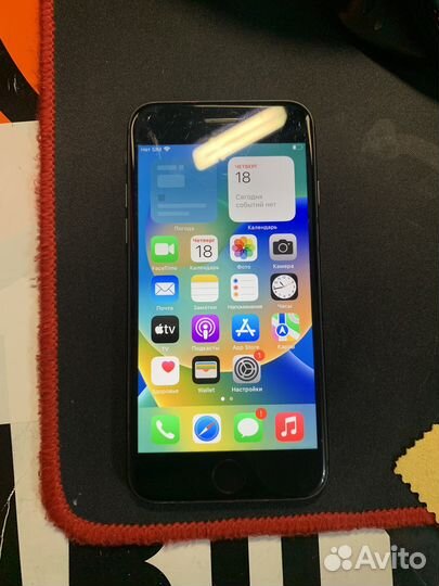 iPhone 8, 64 ГБ