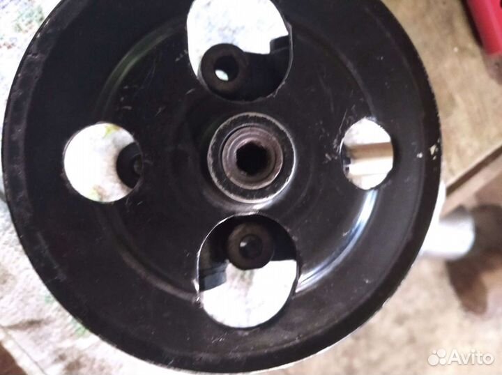 Продаю насос Гура от chevrolet tracker 2001г об 2