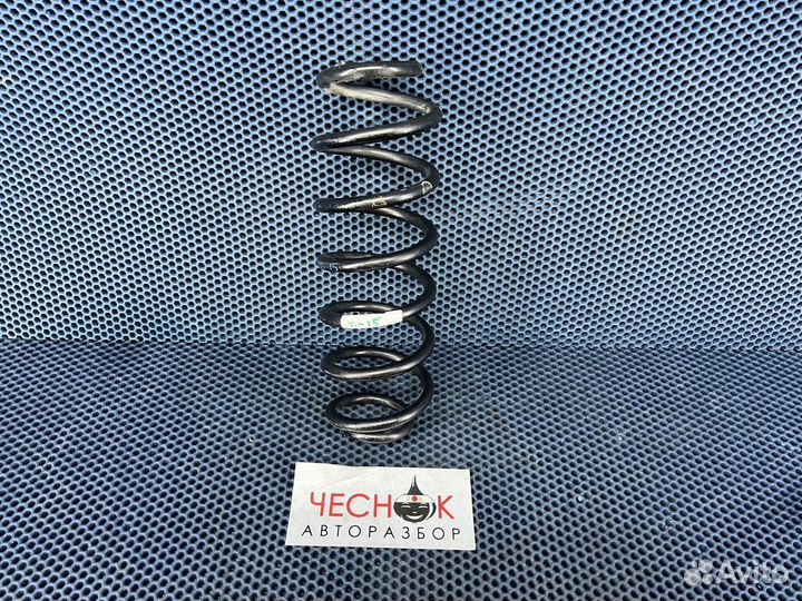 Пружина задняя левая правая Tiguan до 2016