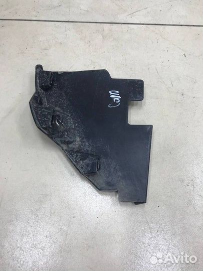 Воздуховод радиатора нижний Renault Duster