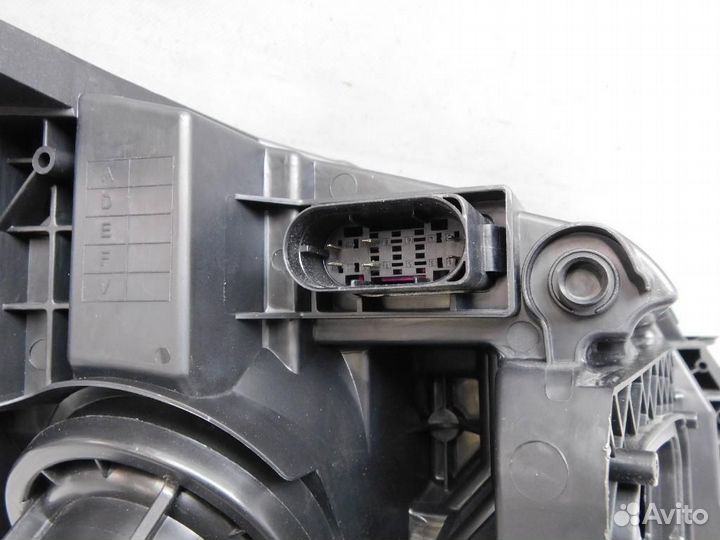 Фара левая Mercedes-Benz C-Class