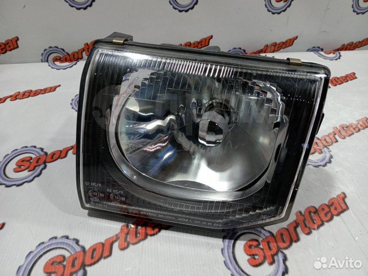 Фара левая Mitsubishi Pajero V25W 6G74 №214 1997