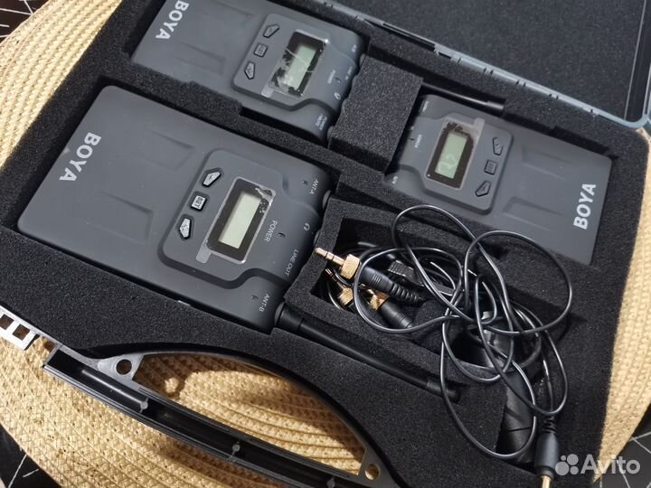 Петличный микрофон boya