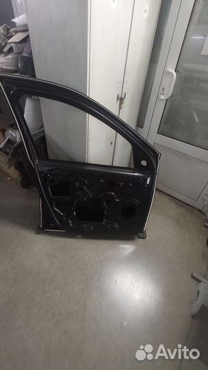Дверь передняя левая Renault Duster рено дастер