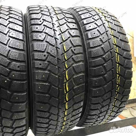 Kumho I'Zen Wis KW19 235/65 R17