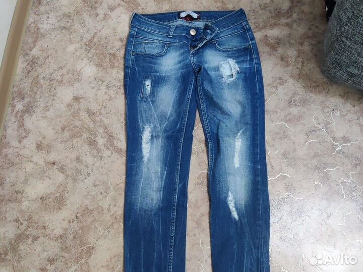 Джинсы