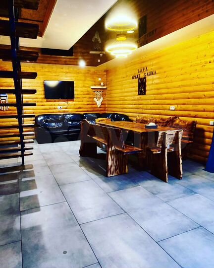 Дом 300 м² на участке 9 сот.