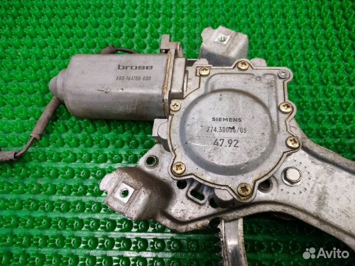 Стеклоподъемник передний правый Volkswagen Passat