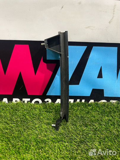 Направляющая стекла Chevrolet Trax рест. 2021