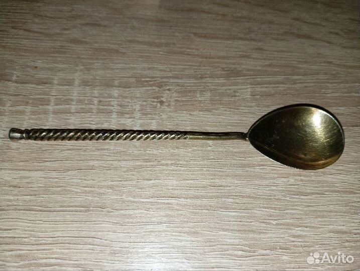 Серебряная чайная ложка