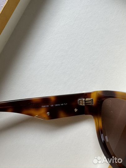 Солнцезащитные очки женские брендовые Fendi