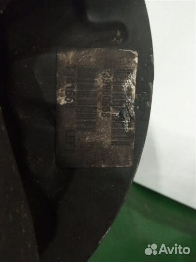 Ступица (кулак, цапфа) передняя левая Volvo V70 SW