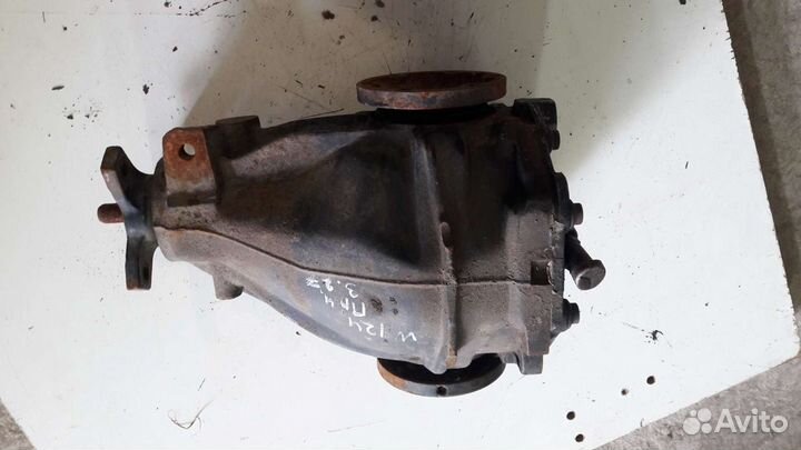 Задний редуктор Mercedes Benz w124 3.27