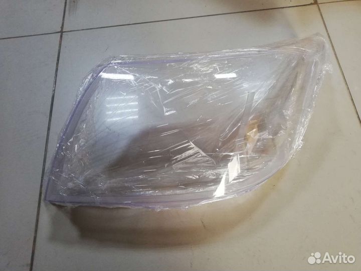 Стекло фары Toyota Hilux 7 (2011-15)