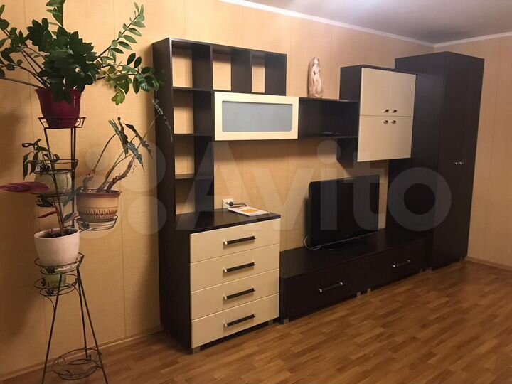 2-к. квартира, 56 м², 1/10 эт.