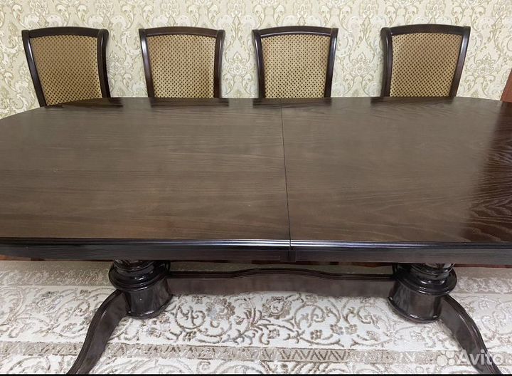 Продам стол и 12 стульев
