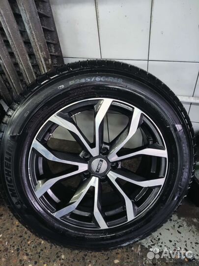 R18 Michelin Latitude Tour HP 245/60, PCD 5x114.3 DIA 63.4