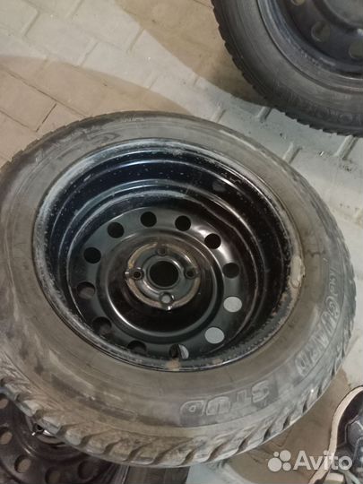 R15 Yokohama Ice Guard Stud IG55 185/65, PCD 4x98 DIA 40