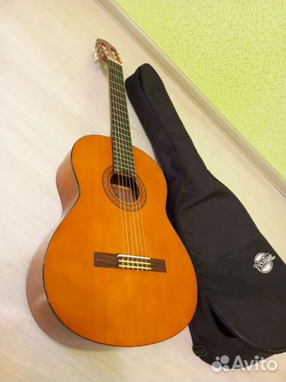 Классическая гитара yamaha c40