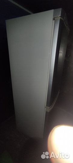 Холодильник Samsung