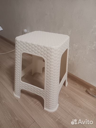 Табуретка пластиковая новая ротанг