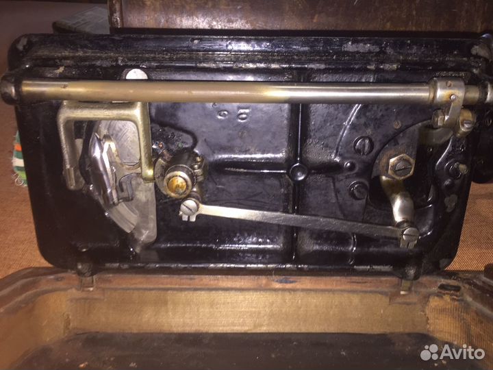 Швейная машинка зингер