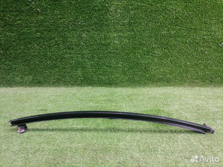 Направляющая стекла задняя правая Toyota Camry V50