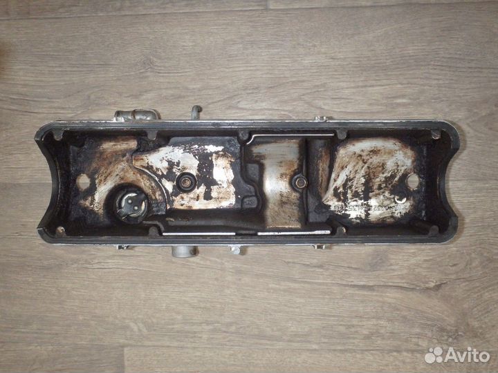 Крышка головки блока (клапанная) 2110 - 2111 - 2112 (Лада 110)