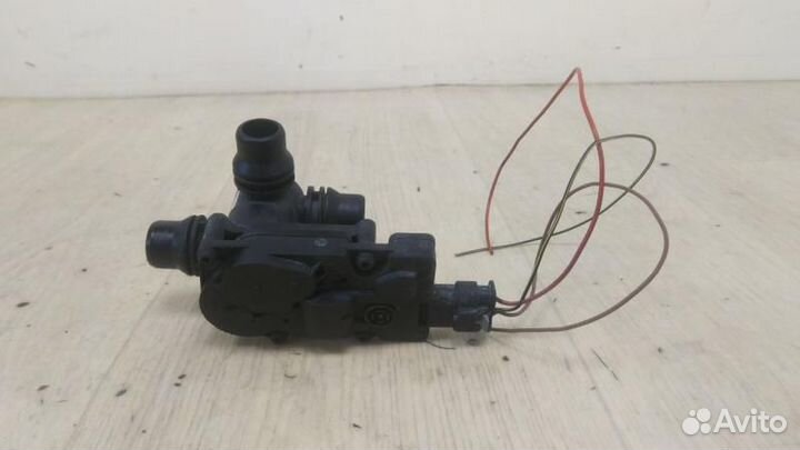 Фланец (тройник) системы охлаждения Mercedes-Benz