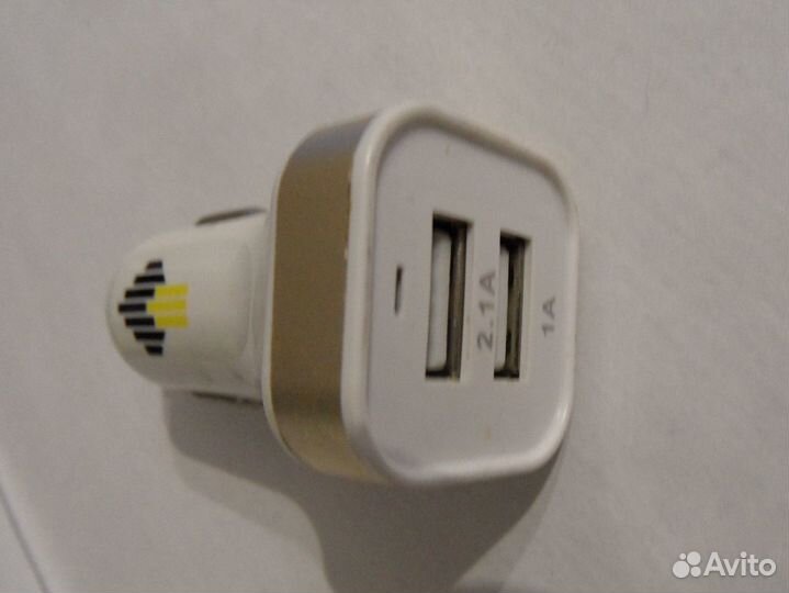 Автомобильное зарядное устройство USB