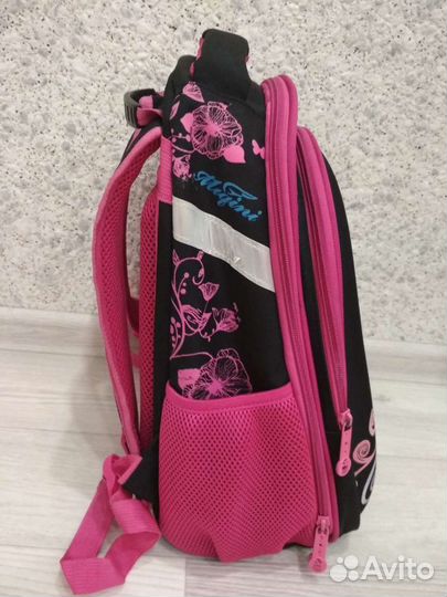 Рюкзак школьный
