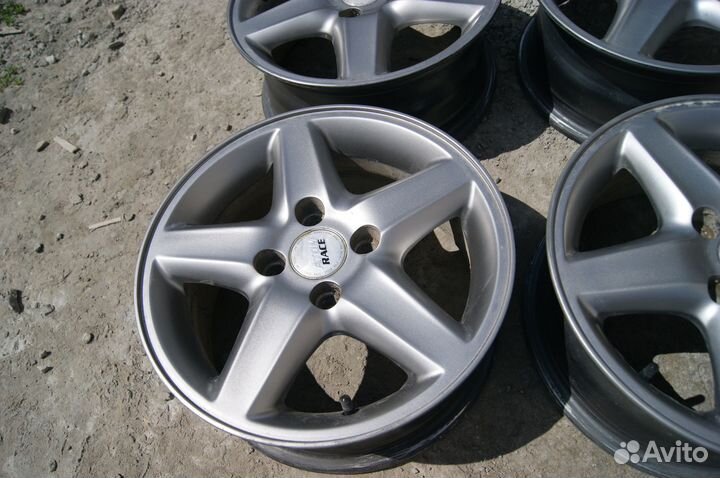 Литые диски R14 4x100 в отлисном состоянии