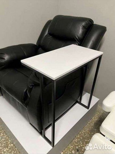 Столик в 4 руки на металл каркасе для реклайнера