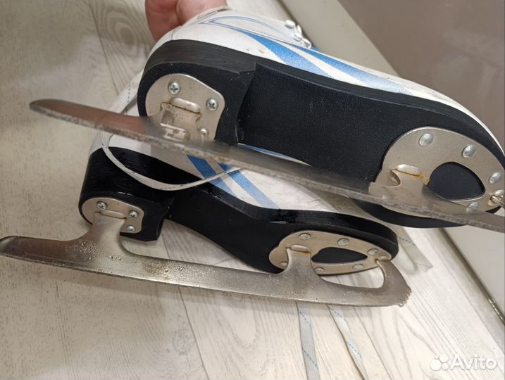 Коньки фигурные 39 размер