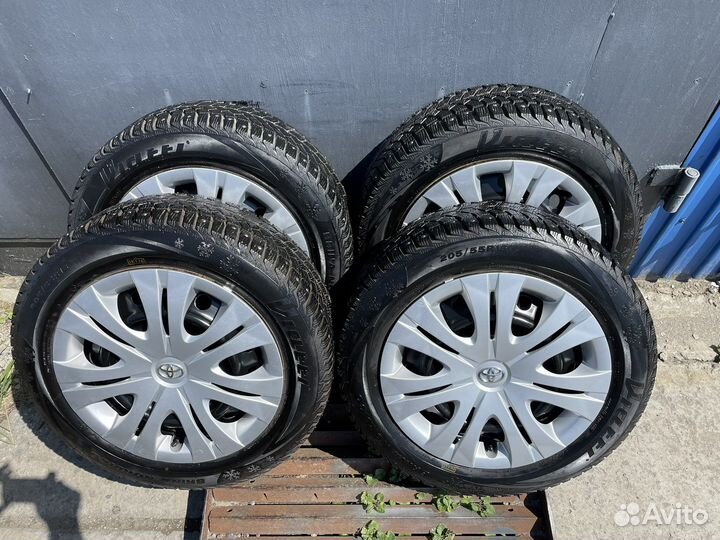 Продаю комплект колес на toyota corolla