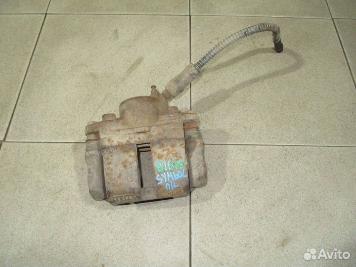 Суппорт передний левый Renault Symbol 1