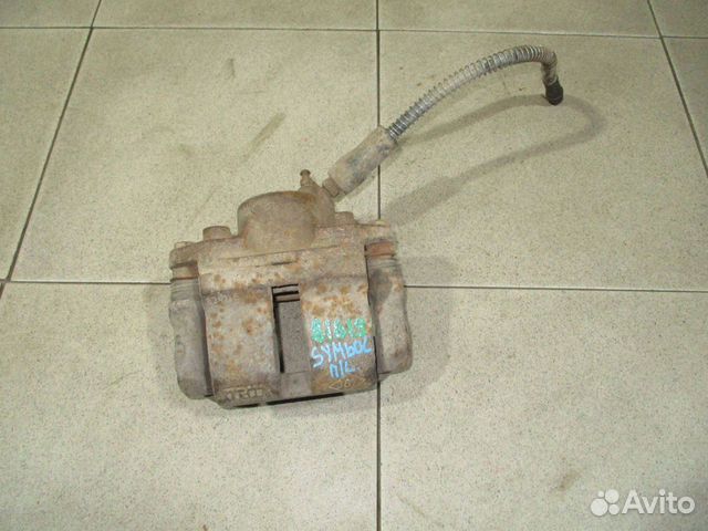 Суппорт передний левый Renault Symbol 1