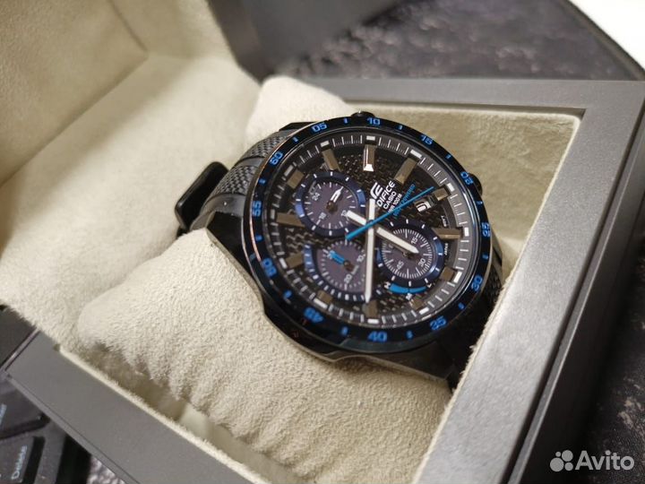 Casio Edifice EQS-900 с солнечным питанием