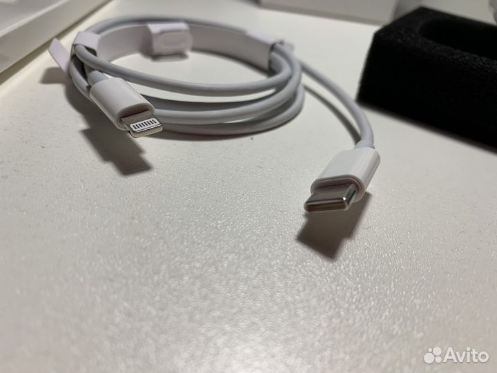 Адаптер Apple iPhone 20w с проводом