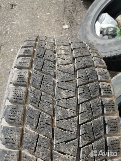 Bridgestone Blizzak DM-V1 265/65 R17